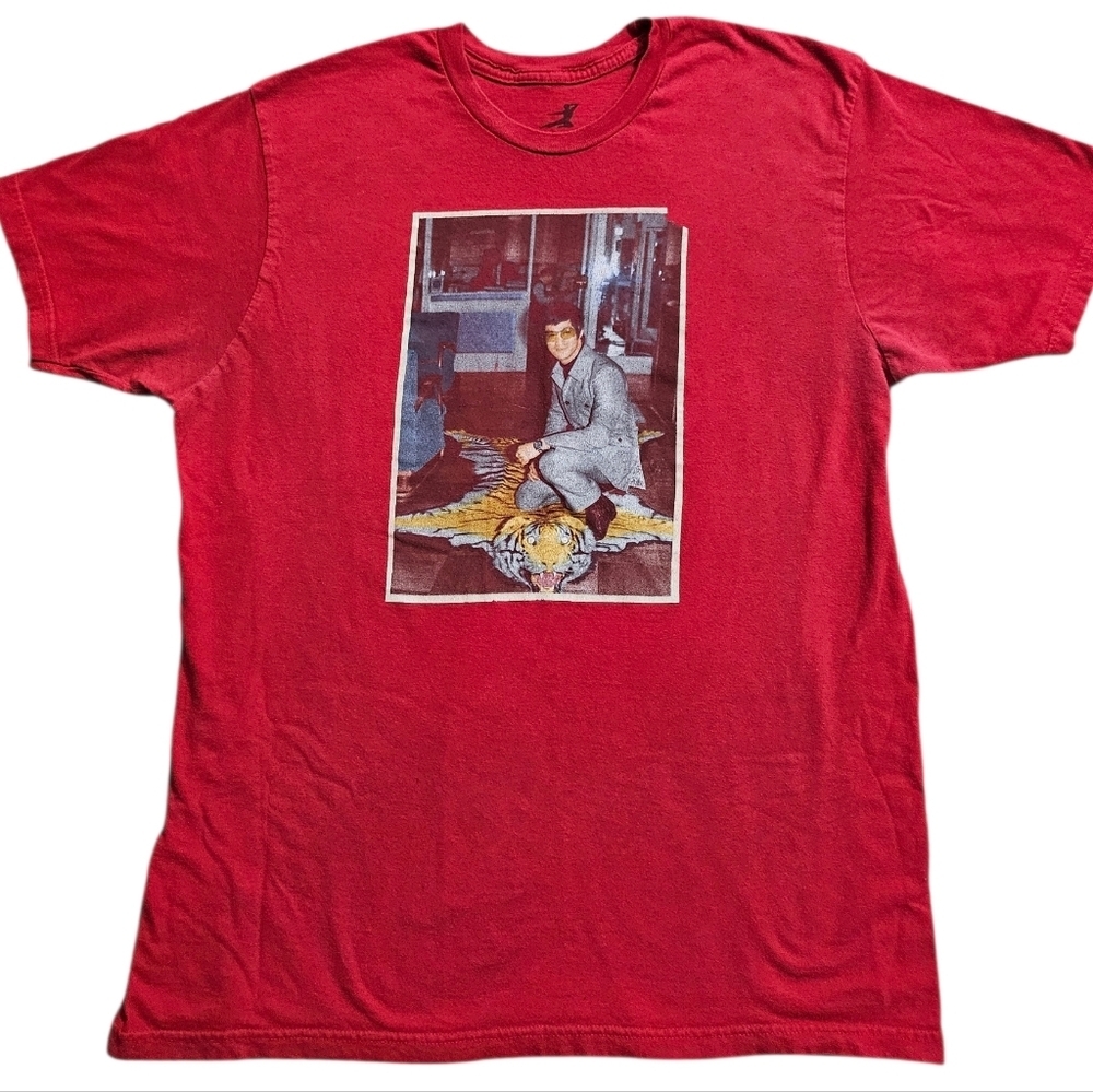 Bruce Lee Tiger Skin Rug Red Graphic T-shirt - Picture 4 of 10